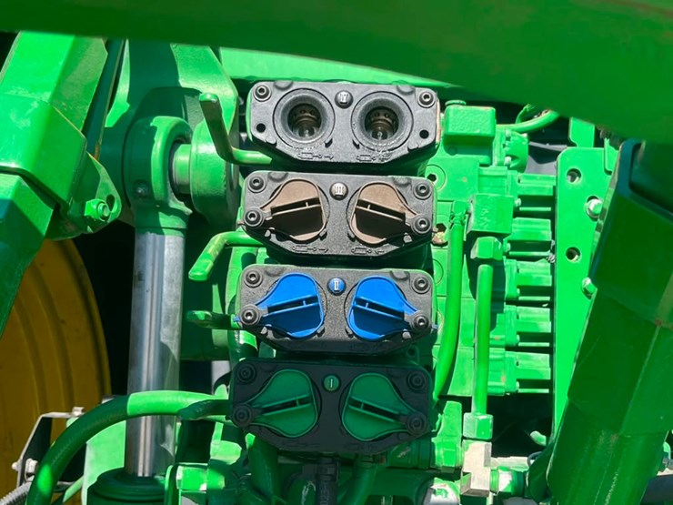 2023-john-deere-7r-210-image-44