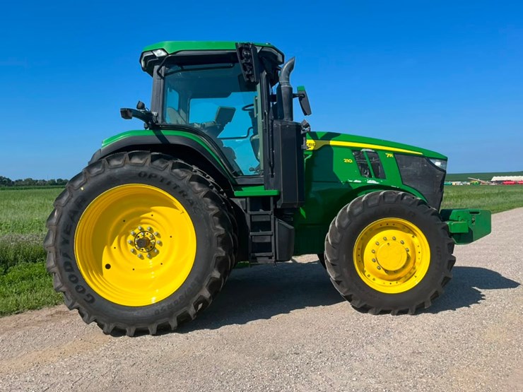 2023-john-deere-7r-210-image-12