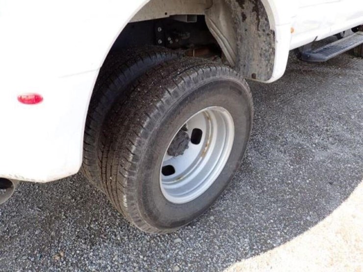 2019-ford-f350-xl-image-40