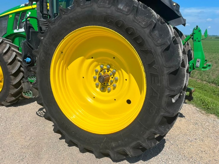 2023-john-deere-7r-210-image-27
