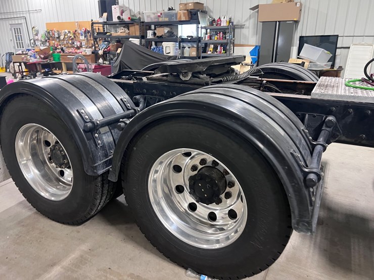 peterbilt-379-image-47