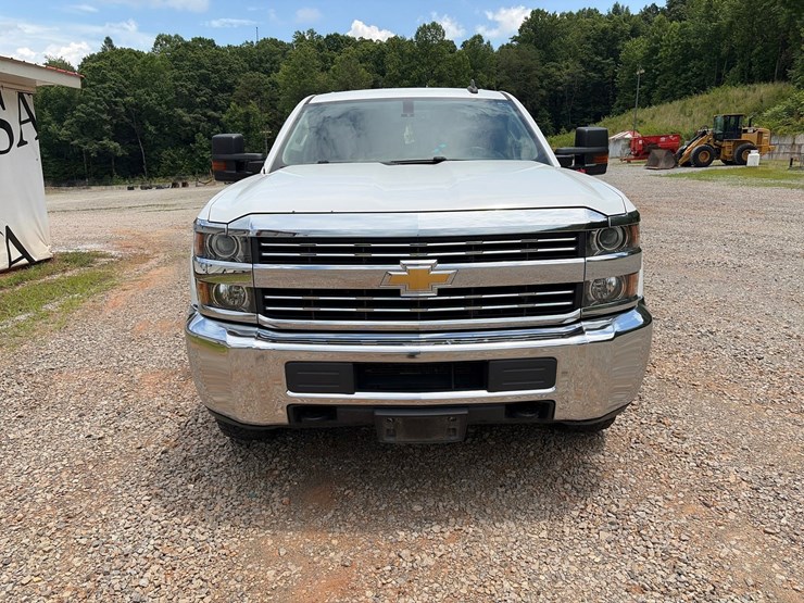 2018-chevrolet-2500-image-8