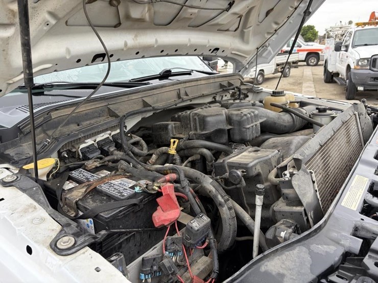 2016-ford-f350-xl-image-8