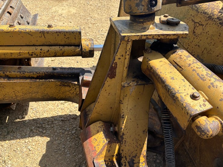 caterpillar-d5c-iii-image-60