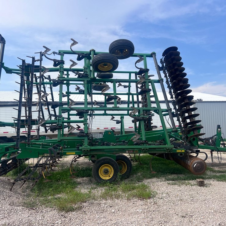 JOHN DEERE 726