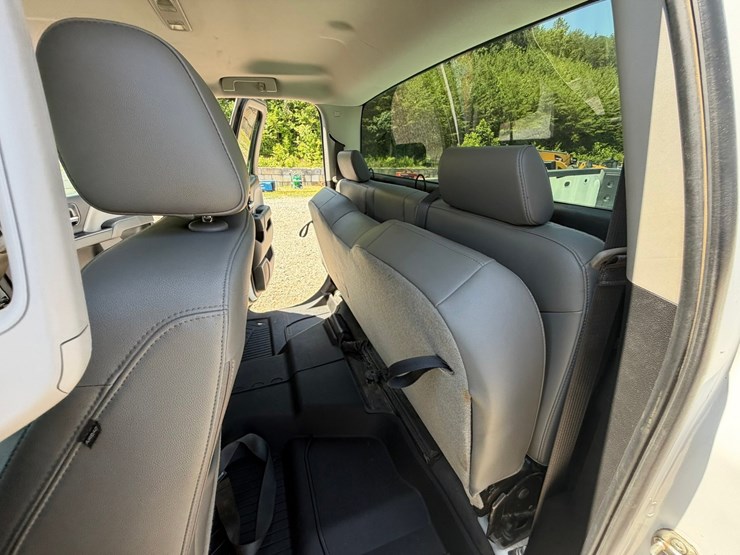 2019-chevrolet-silverado-1500-image-40