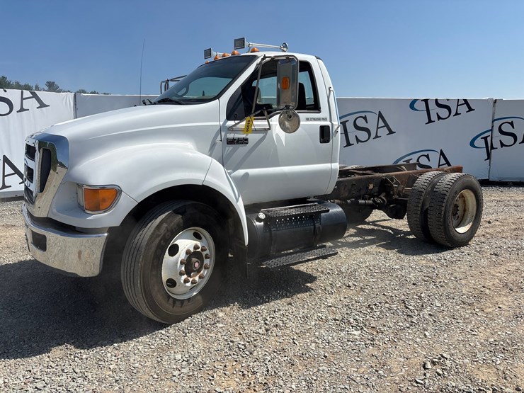 ford-f750-image-1