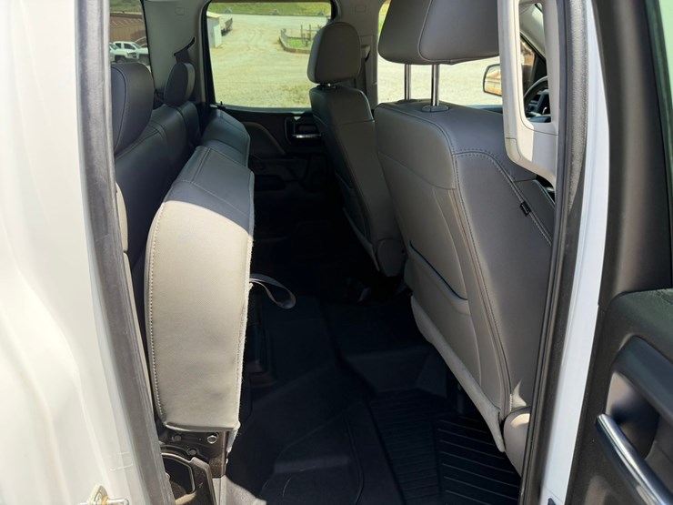 2019-chevrolet-silverado-1500-image-44