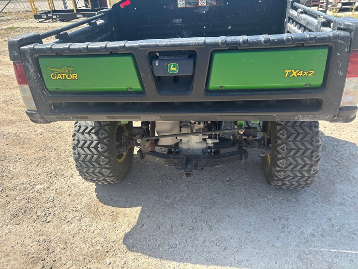 2016-john-deere-gator-image-17