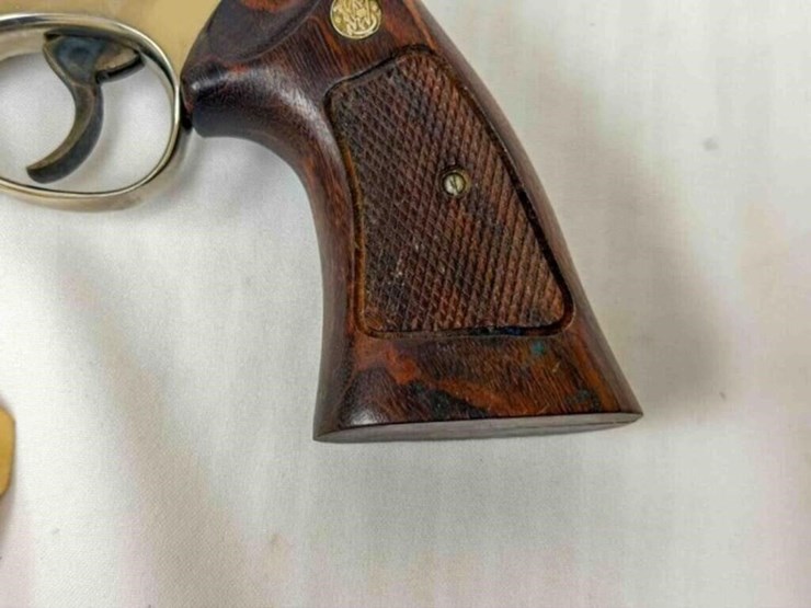 smith-&-wesson-revolver-image-5