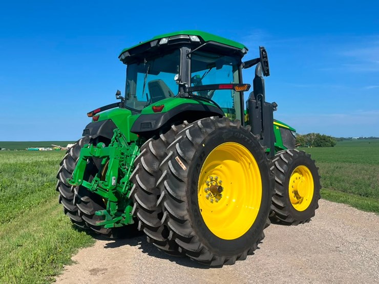 2023-john-deere-7r-210-image-9