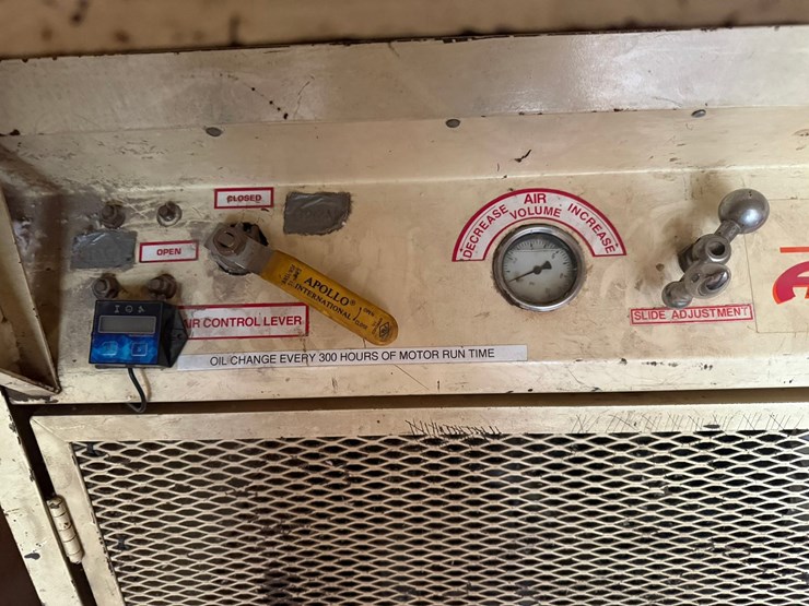 2011-international-durastar-4300-image-59