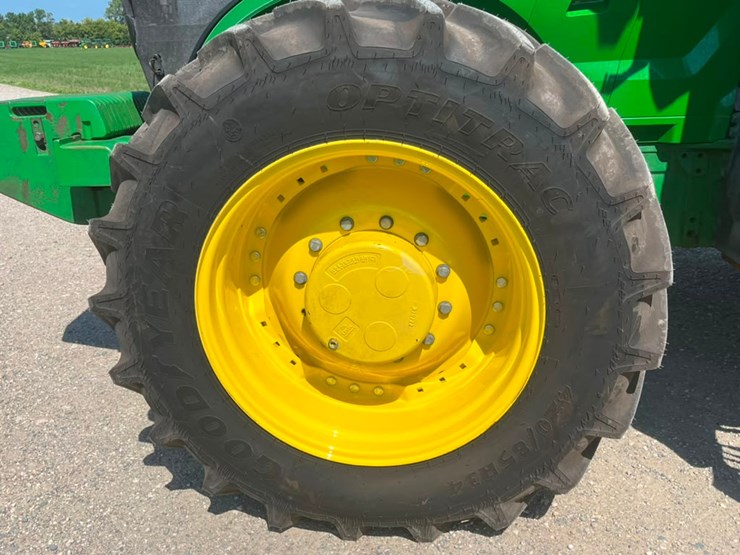2023-john-deere-7r-210-image-31