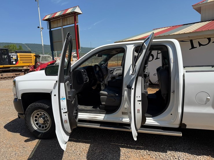2019-chevrolet-silverado-1500-image-23