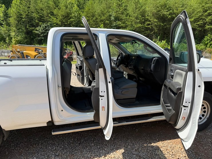 2019-chevrolet-silverado-1500-image-24