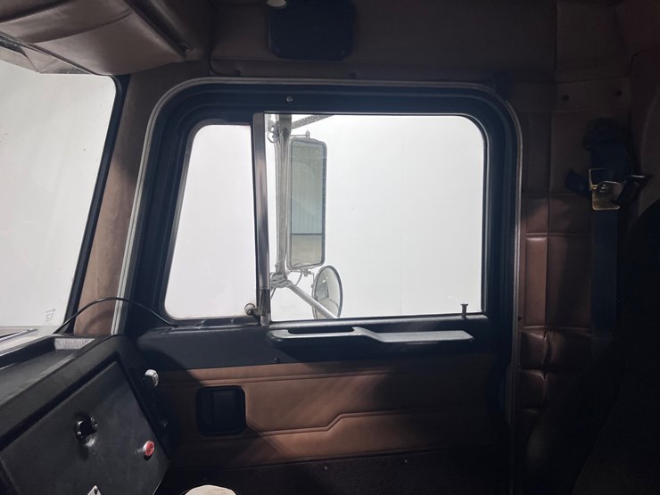 peterbilt-379-image-64
