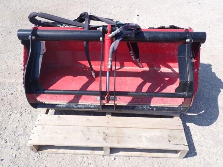 ventrac-48-in.-hydraulic-grapple-bucket-image-5