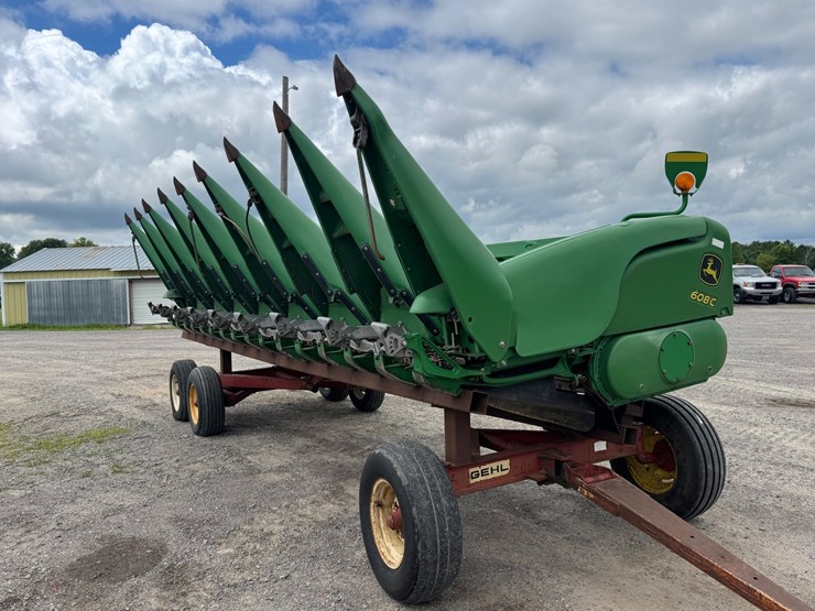 2015-john-deere-608c-image-1