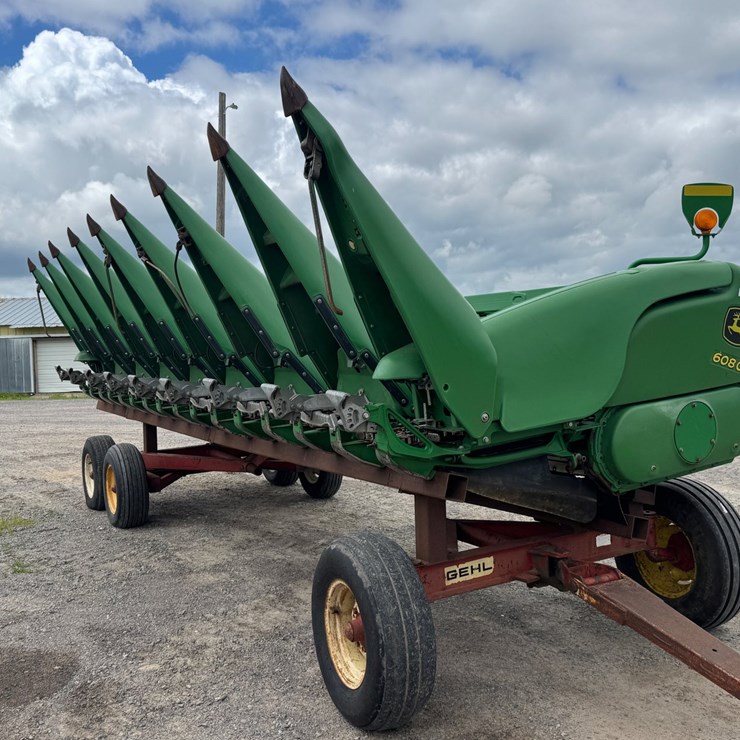 2015 JOHN DEERE 608C