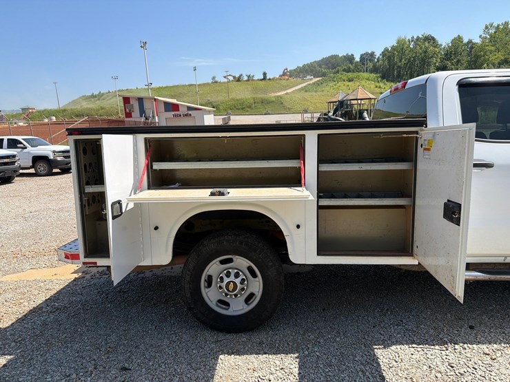 2018-chevrolet-2500-image-65