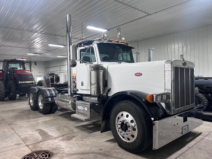 peterbilt-379-image-1