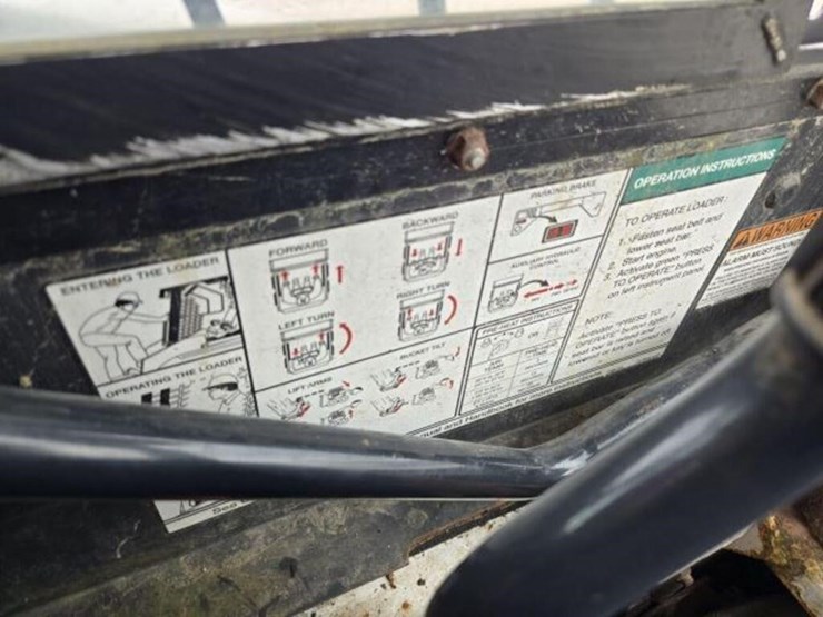 2012-bobcat-s70-image-27