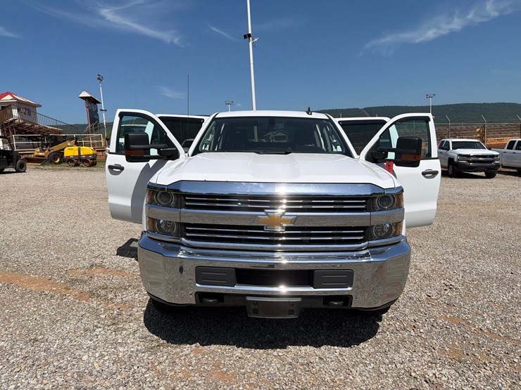 2018-chevrolet-2500-image-49