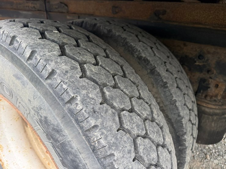 2011-international-durastar-4300-image-81