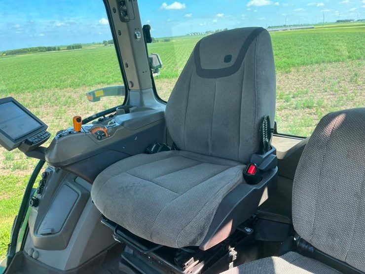 2023-john-deere-7r-210-image-37