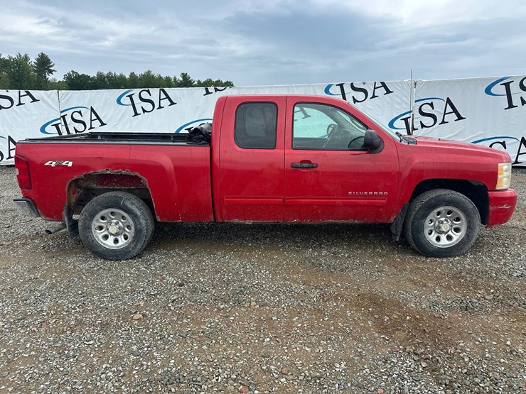 2011-chevrolet-1500-image-6