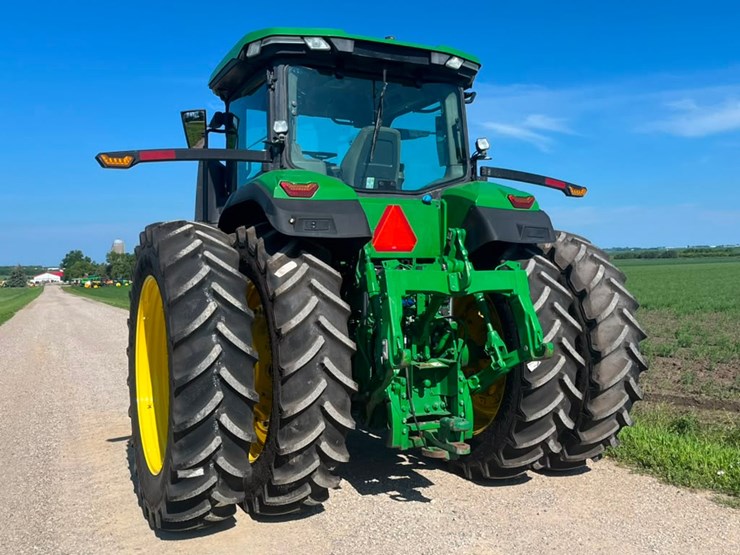 2023-john-deere-7r-210-image-6