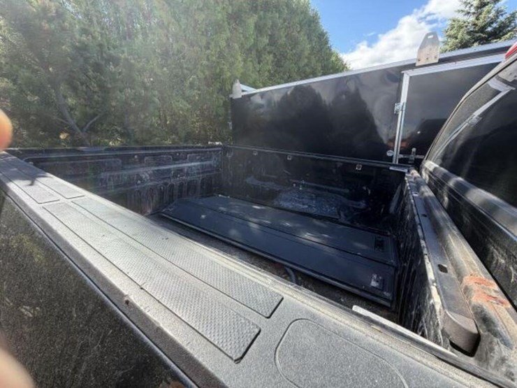 2017-toyota-tundra-image-2