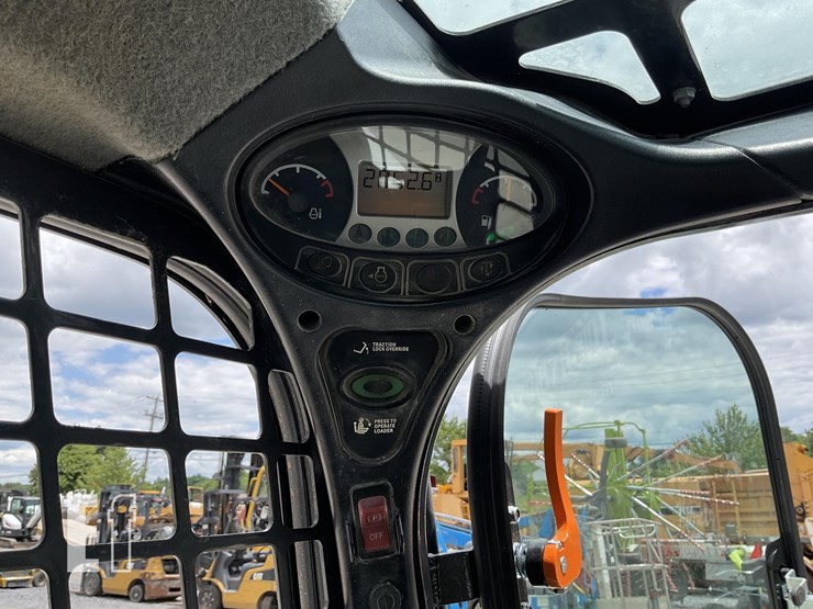 2022-bobcat-s770-image-14