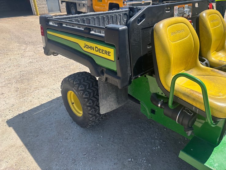 2016-john-deere-gator-image-15