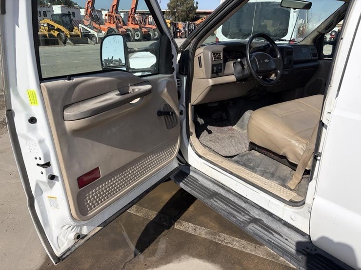2002-ford-f350-image-18