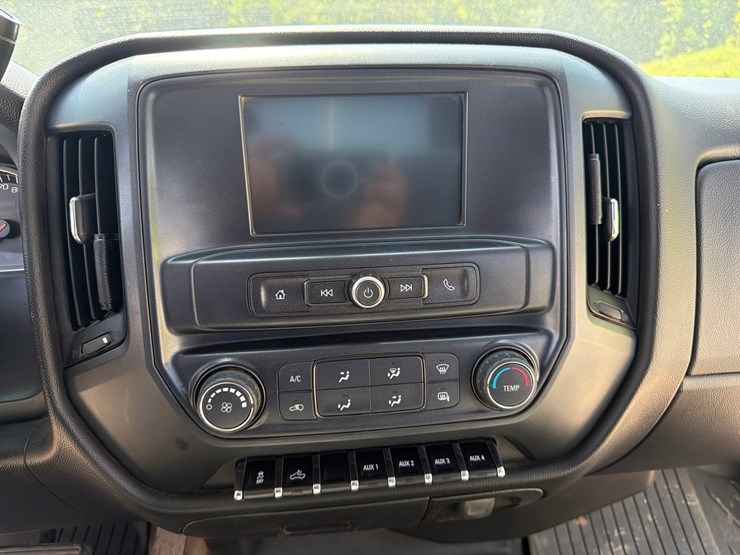 2018-chevrolet-2500-image-53