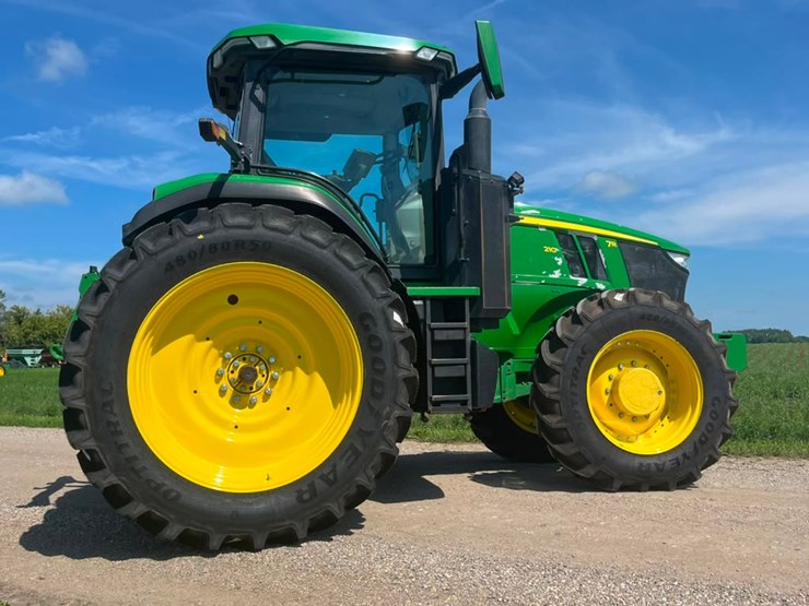 2023-john-deere-7r-210-image-11