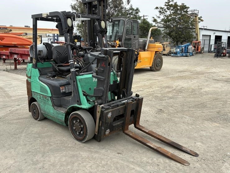 2019-mitsubishi-fgc25n-image-2