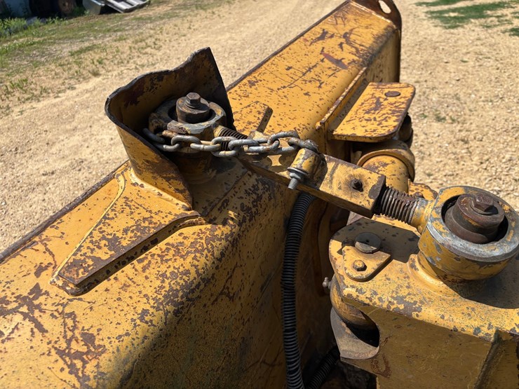 caterpillar-d5c-iii-image-52
