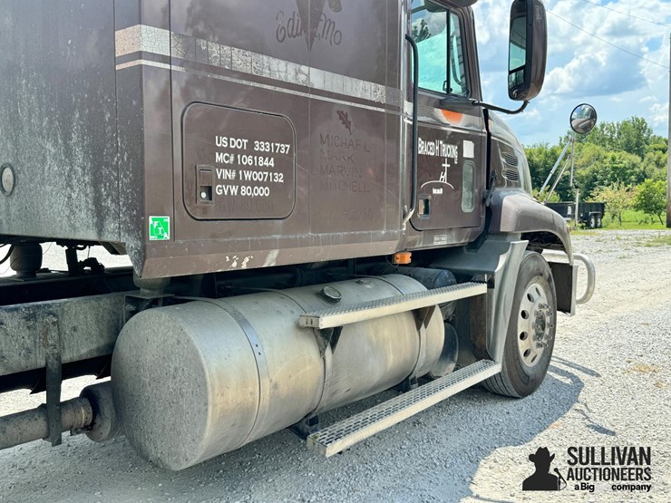 2001-mack-cx613-vision-t/a-sleeper-truck-tractor-image-15
