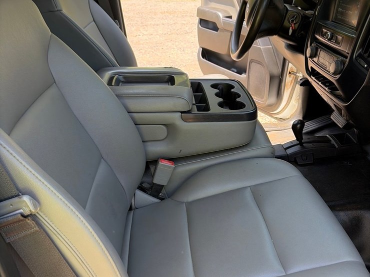 2019-chevrolet-silverado-1500-image-33