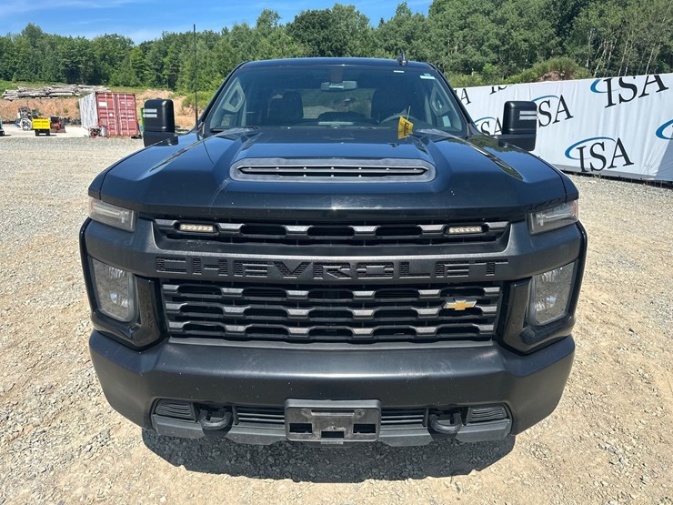 2020-chevrolet-2500hd-image-8