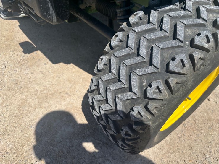 2016-john-deere-gator-image-47