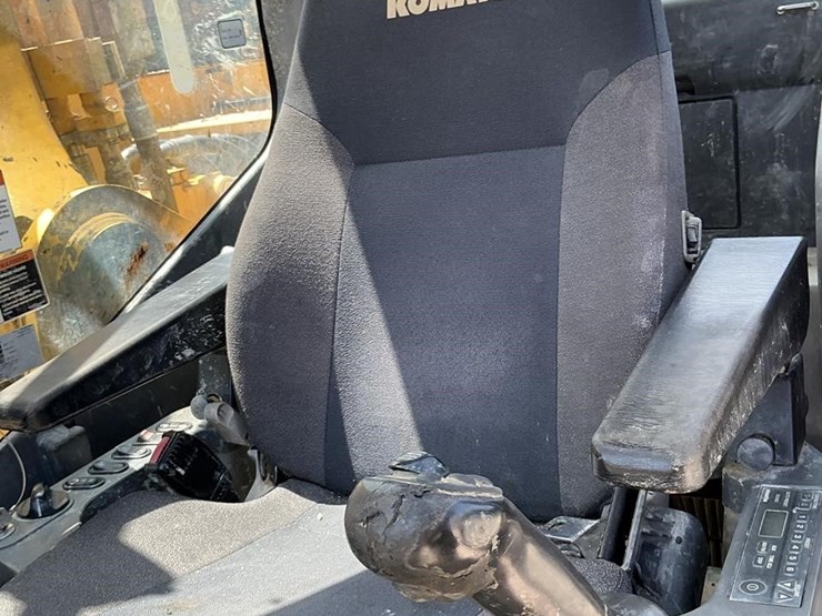 2017-komatsu-pc490-lc-11-image-13