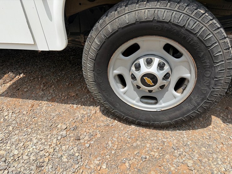 2018-chevrolet-2500-image-28