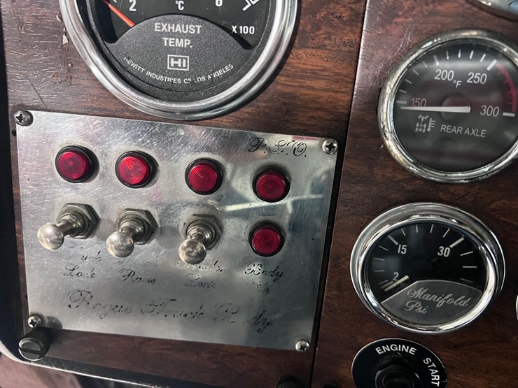 peterbilt-379-image-58