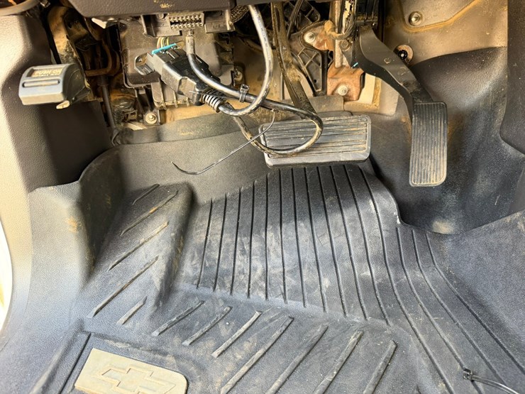 2019-chevrolet-silverado-1500-image-30
