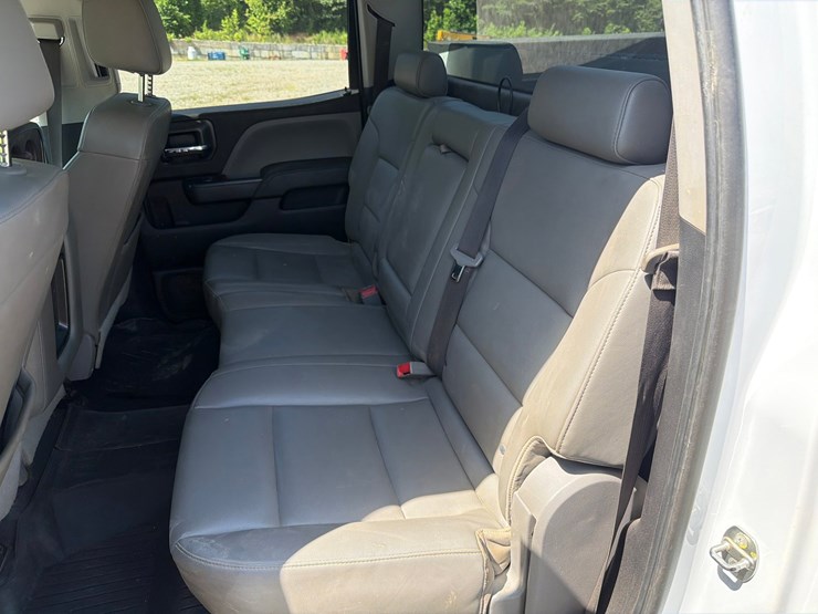 2018-chevrolet-2500-image-61
