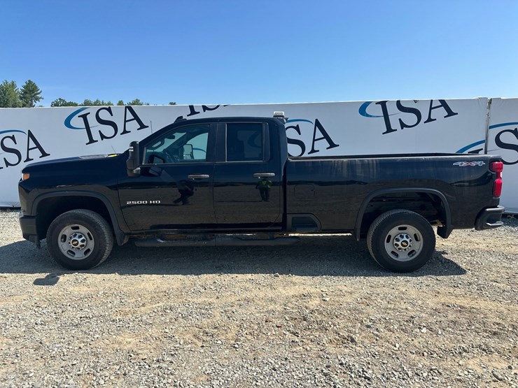2020-chevrolet-2500hd-image-2