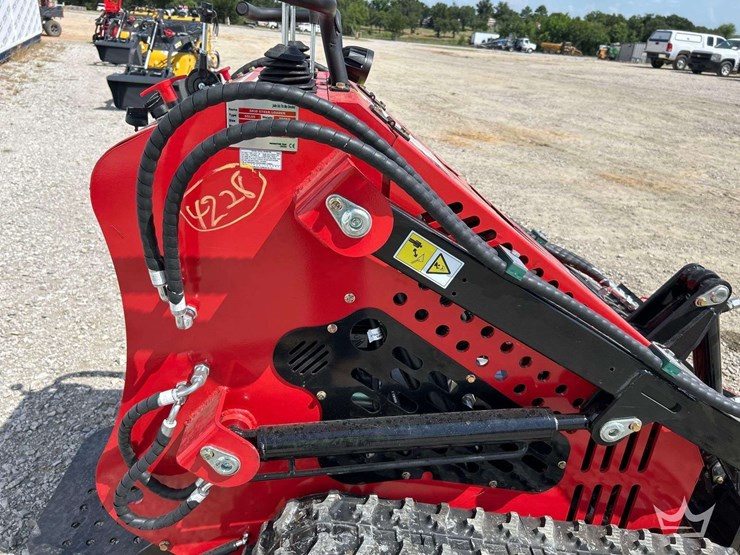 mini-skid-steer-loader-image-13
